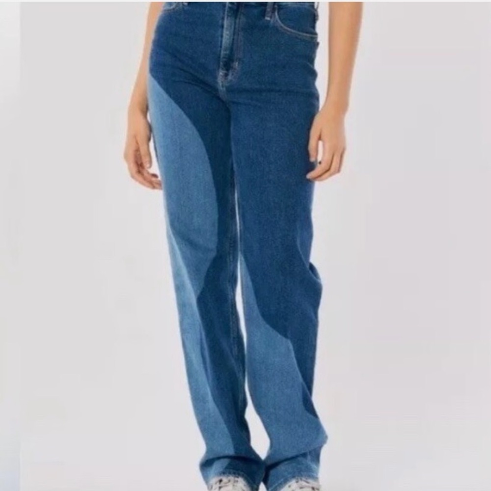 Hollister high rise blue jeans.